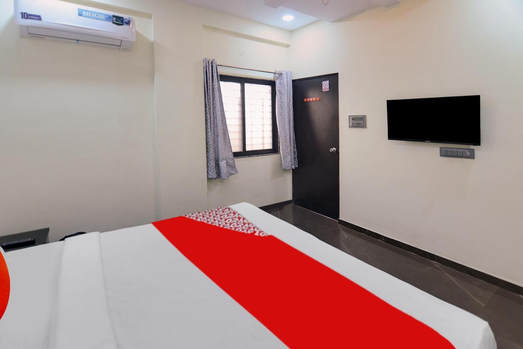 Oyo Hotel Blackgold Chandrapur Exterior foto