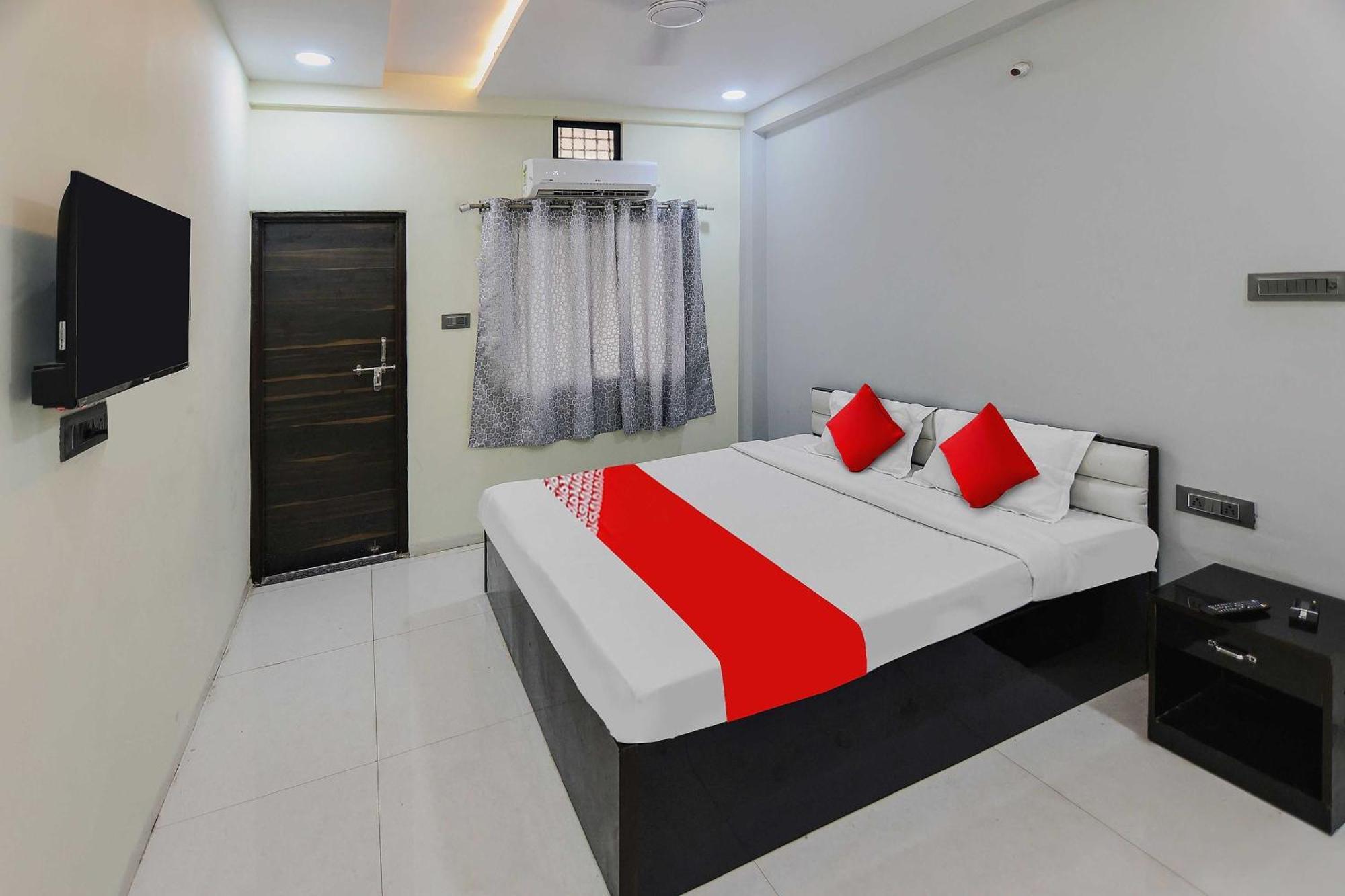 Oyo Hotel Blackgold Chandrapur Exterior foto