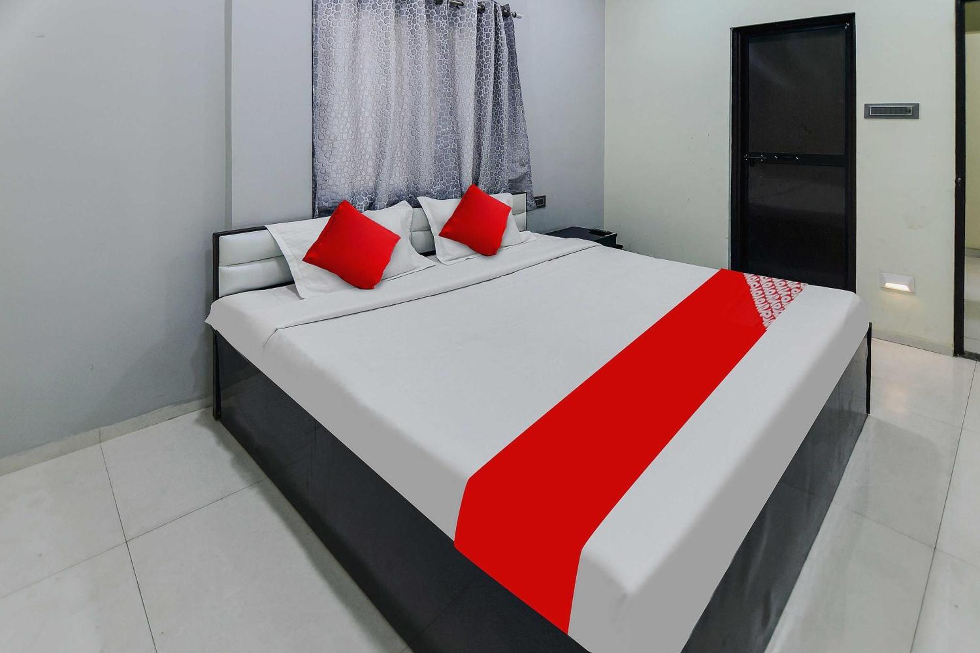 Oyo Hotel Blackgold Chandrapur Exterior foto