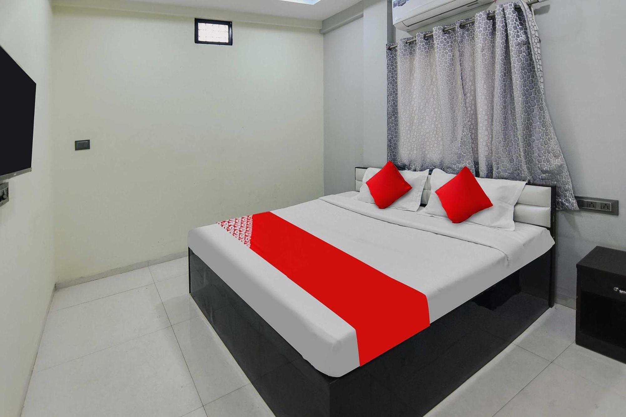 Oyo Hotel Blackgold Chandrapur Exterior foto