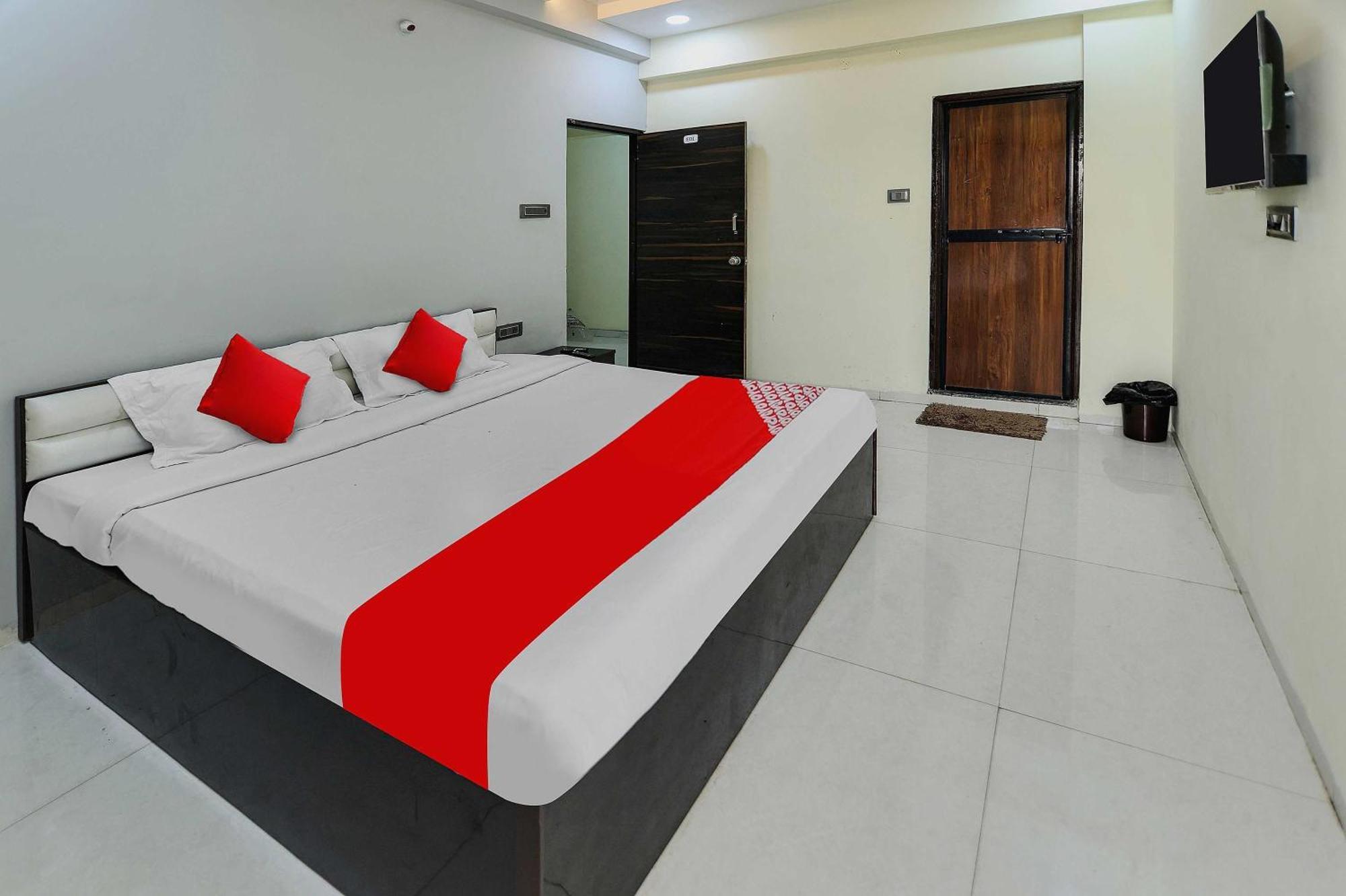 Oyo Hotel Blackgold Chandrapur Exterior foto
